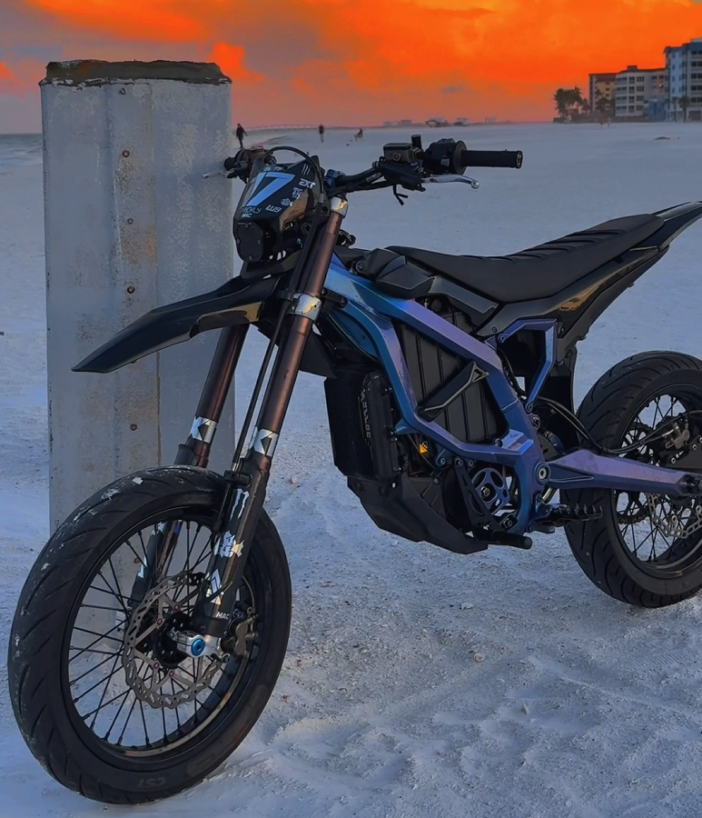 𝘼𝙇𝙇 𝙎𝙐𝙍𝙍𝙊𝙉 𝙐𝙇𝙏𝙍𝘼 𝘽𝙀𝙀->